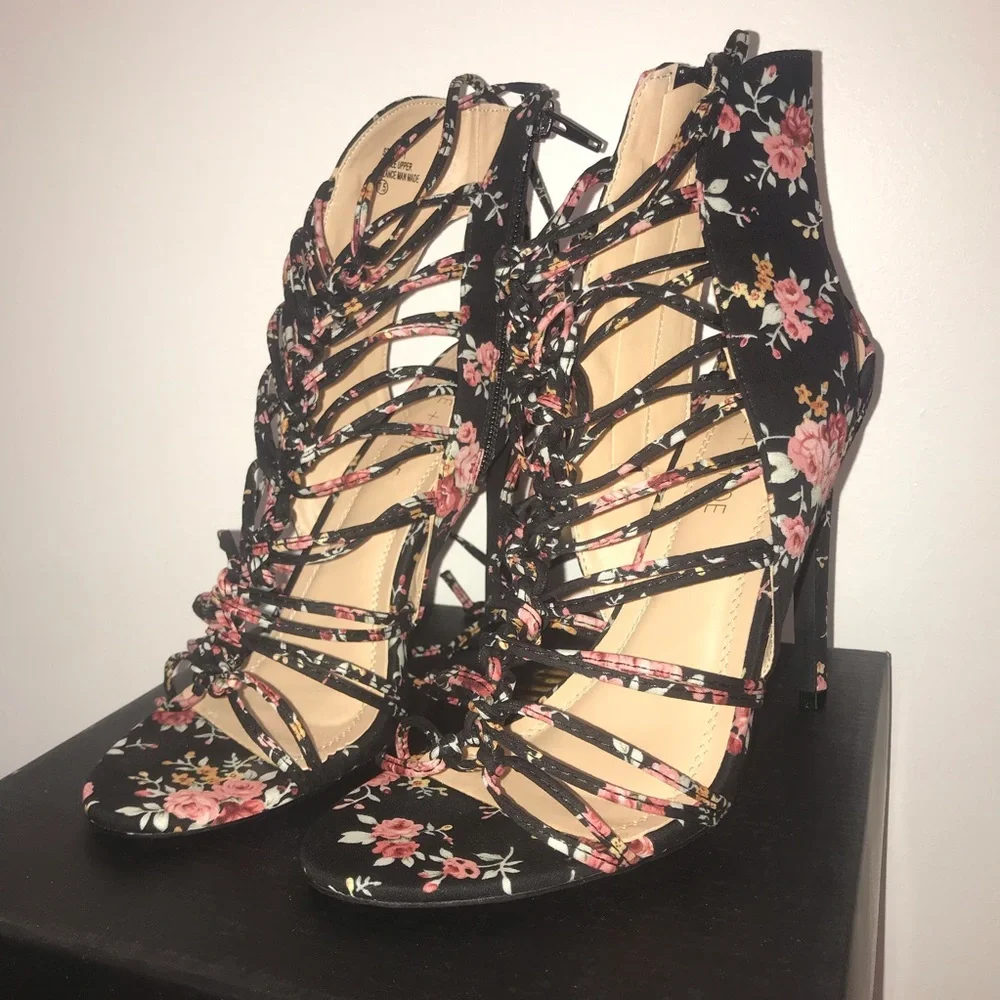 Brand New Floral Sandals - Picture 1 of 8